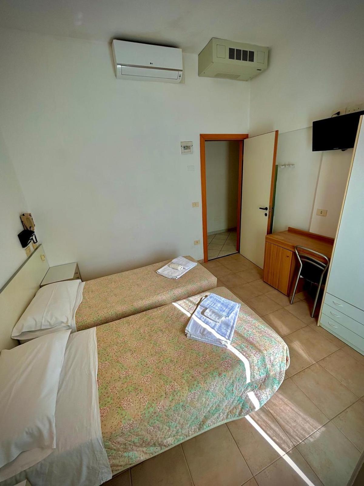 Hotel Sacramora Rimini Exterior photo